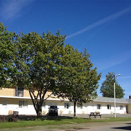 Baker'S Lighthouse Motel Summerside Bagian luar foto