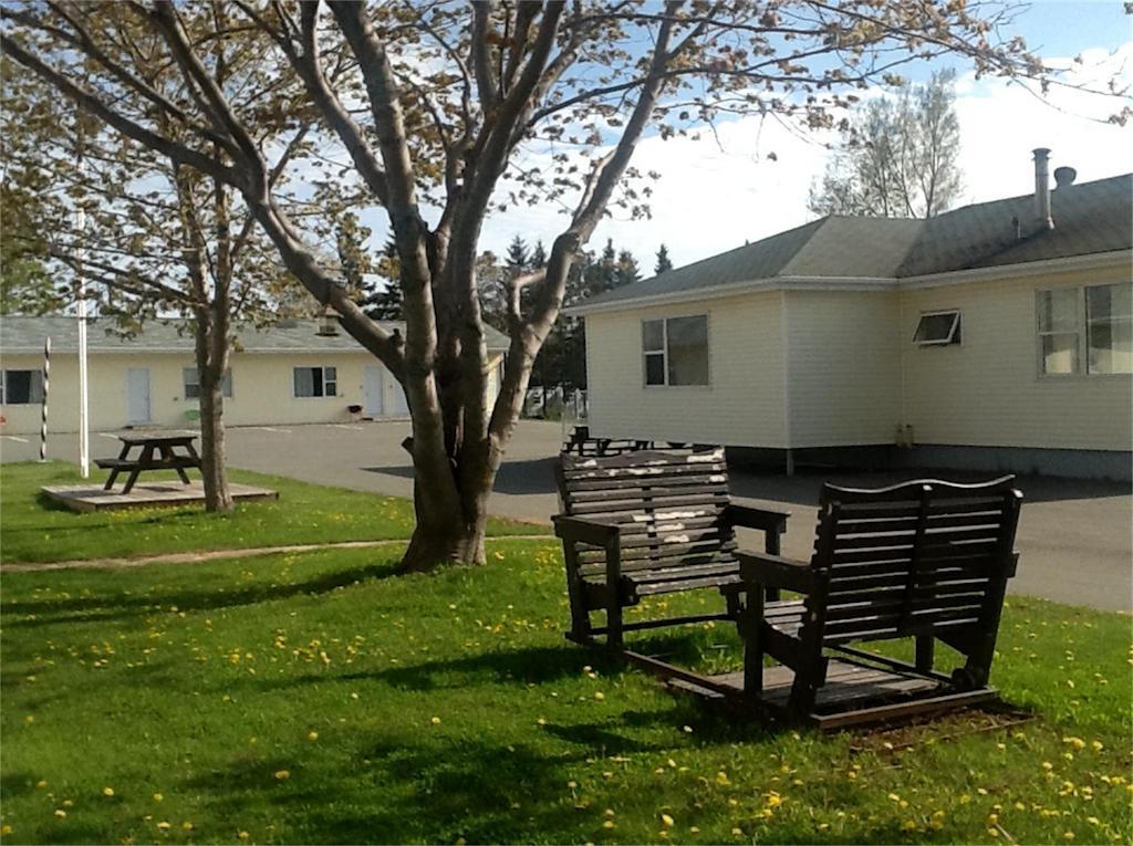 Baker'S Lighthouse Motel Summerside Bagian luar foto